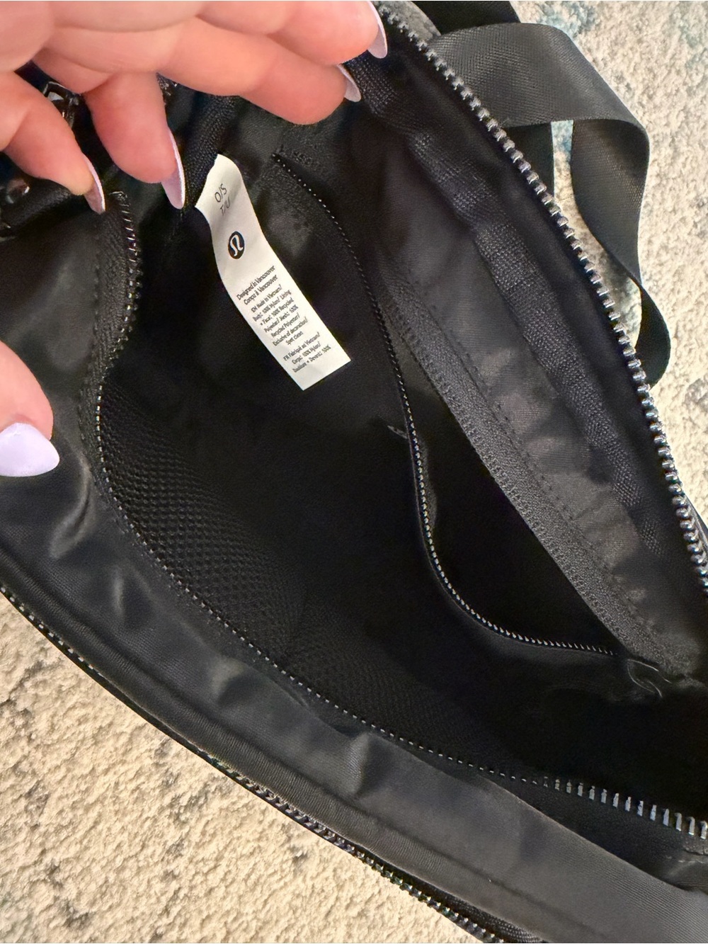 lululemon athletica Black 3L Crossbody Belt Bag - Picture 5 of 11